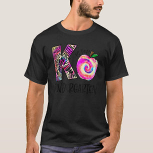 K steht für Kindergarten Tie-Dye Schüler Lehrer Rü T-Shirt