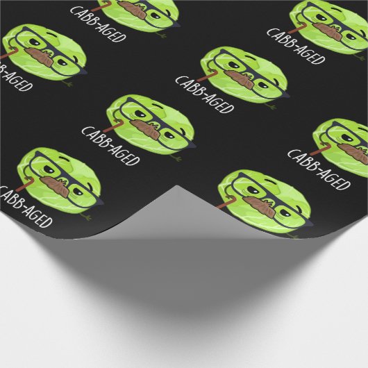 Kabbenalter Funny Old Veggie Cabbage Pun Dark BG Geschenkpapier (Ecke)