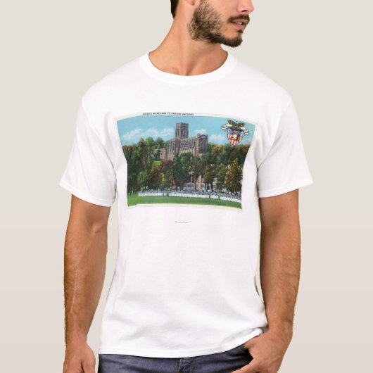 Kadetten, die zur Paradeplatz-Szene marschieren T-Shirt (Vorderseite)