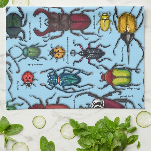 Käfer auf blau geschirrtuch (Gefaltet)