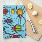 Käfer auf blau geschirrtuch (Viertel Falte)