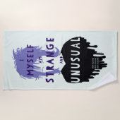 Käfer | Lydia "Seltsam und ungewöhnlich" Grafik Strandtuch (Vorderseite)