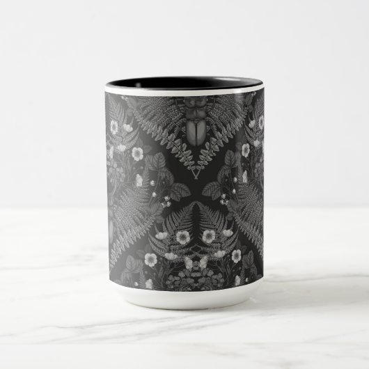 Käfer und Farne, schwarz-weiß Tasse (Zentrum)