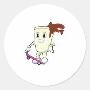 Kaffee als Skater mit Skateboard Runder Aufkleber