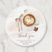 Kaffee-Baby-Party ist Brühen Schleife Geschenkanhänger (Vorderseite)