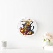 Kaffee bringt die Dinge ins Rollen Runde Wanduhr (Zuhause)