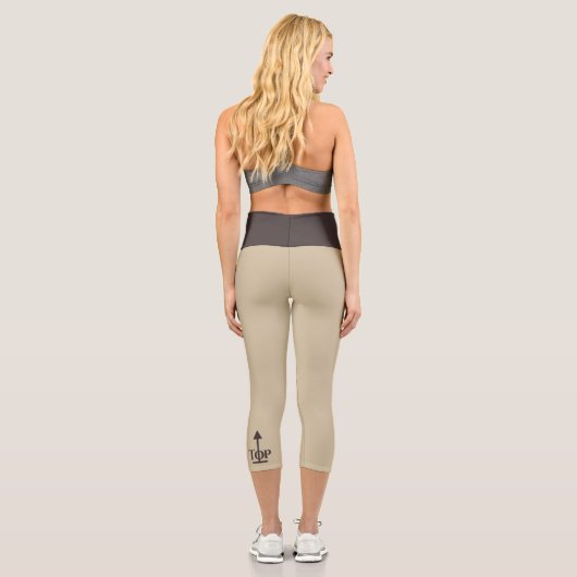 Kaffee Brown auf Sand Capri Leggings (Rückseite)