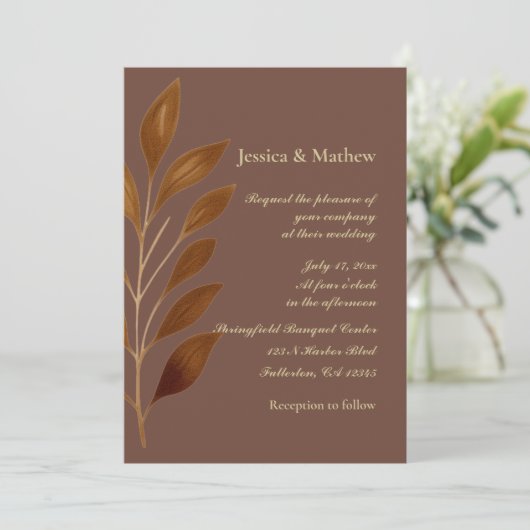 Kaffee Brown und Gold Leaf | Moderne Hochzeit Einladung (Stehend Vorderseite)