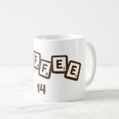 Kaffee-Buchstaben-Kachel-Becher Kaffeetasse (VorderseiteRechts)