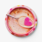 Kaffee-Creme-Kaffeetasse mit rosa Tasse und Untert Pappteller (Vorderseite)