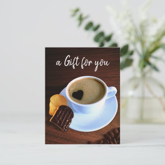 Kaffee-Cup mit herzenförmiger Schaumkarte (Stehend Vorderseite)