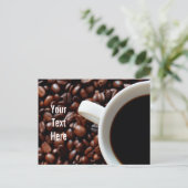 Kaffee-Cup mit Kaffee, Kaffeebohnen Postkarte (Stehend Vorderseite)