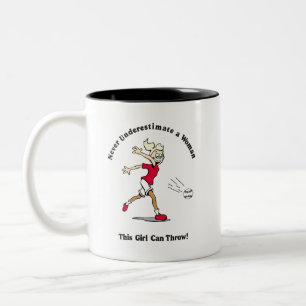 Kaffee-Cup: Softball Baseball-Girl-Throwing Zweifarbige Tasse