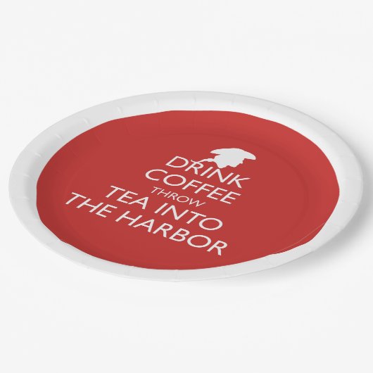 KAFFEE, DIE TEE IN DEN HAFEN EINGREIFEN PAPPTELLER (Schrägansicht)