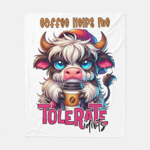 Kaffee hilft mir Idioten zu tolerieren  Fleecedecke