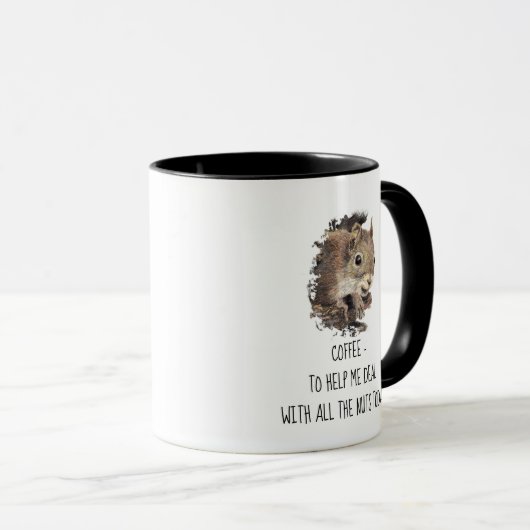 Kaffee hilft mir, mit allen Nüssen Eichhörnchen um Tasse (VorderseiteRechts)