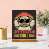 Kaffee Hunde und chilliger Retro-Pug Acrylschild (Hochzeit)