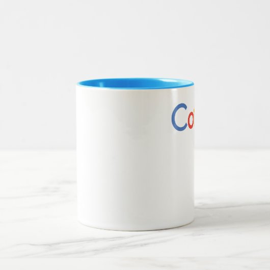 Kaffee in der Google-Schriftart-Tasse Zweifarbige Tasse (Mittel)