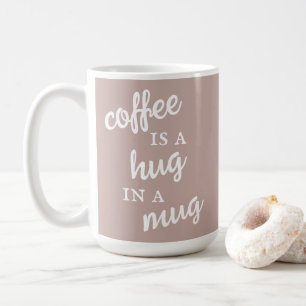Kaffee ist ein Umarmer in einer Tasse Mute Mocha T