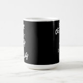 Kaffee ist ein Umarmer in einer Tasse Schwarz-Weiß (Mittel)