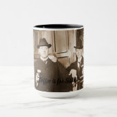 Kaffee ist für Sissies 1890 Men Drinking Beer Tasse (Zentrum)