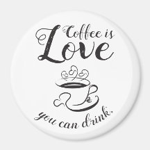 Kaffee ist Liebe, die man in magnet-elegantem Stil