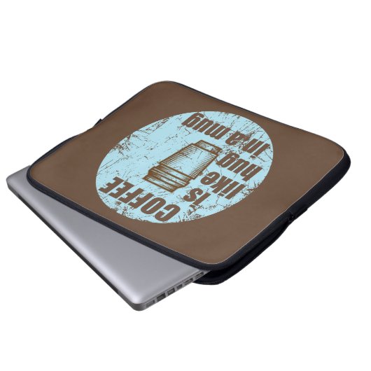 Kaffee ist wie Umarmung in einer Tasse Laptopschutzhülle (Vorne Knopf)