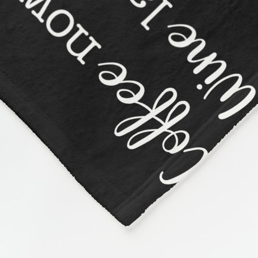 Kaffee jetzt Wein später einfacher Text Fleecedecke (Ecke)