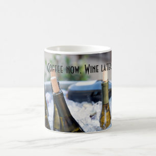 Kaffee jetzt. Wein später. Lustige Tasse für