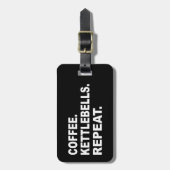 Kaffee Kettlebells Wiederholen Gepäckanhänger (Vorderseite vertikal)