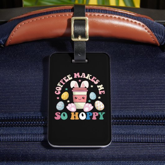 Kaffee macht mich so hoppy, sonniges Kaninchen glü Gepäckanhänger (Vorderseite Insitu 2)