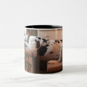 Kaffee mit Dottie! Zweifarbige Tasse (Mittel)