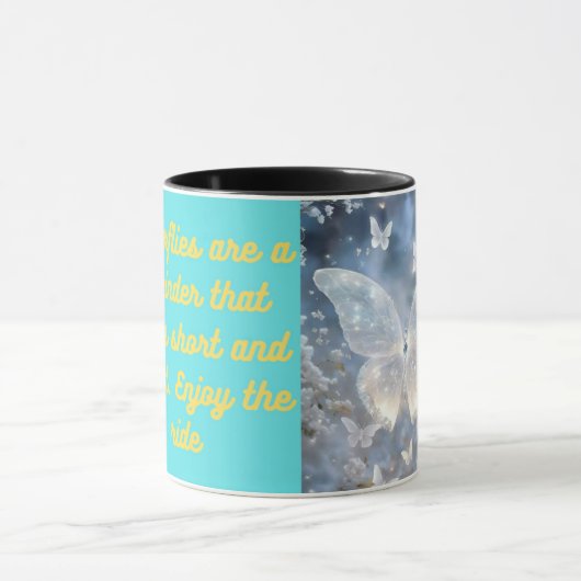 Kaffee mit einer Nachricht: Schmetterling-Tasse fü Tasse (Zentrum)