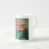 "Kaffee mit… meinem Küstenmusen. " Porzellantasse (Vorderseite Rechts)