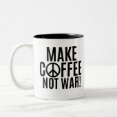 Kaffee nicht Krieg machen Zweifarbige Tasse (Links)