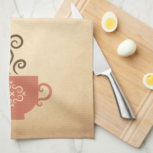 Kaffee- oder Teebecher auf dem Hintergrund des ält Geschirrtuch (Viertel Falte)