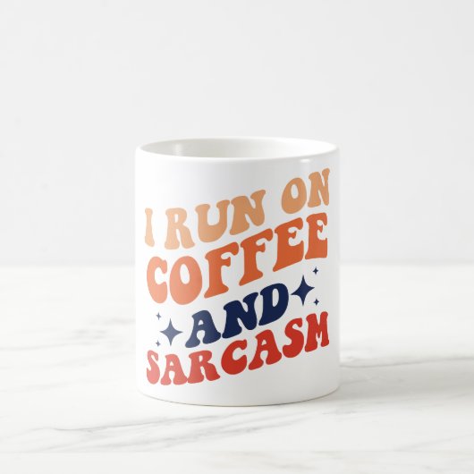 Kaffee & Sarcasm Kaffee Tasse (Mittel)