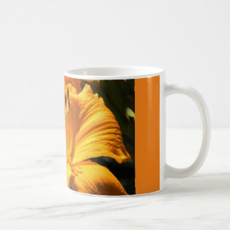 Kaffee-Tasse mit gelber Lilie Kaffeetasse