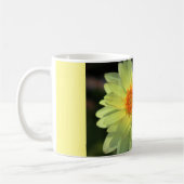 Kaffee-Tasse mit gelber wilder Blume Kaffeetasse (Links)