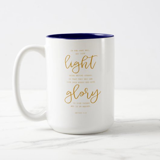 Kaffee-Tasse mit Scripture - Matthew-5:16 Zweifarbige Tasse (Links)