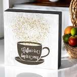 Kaffee Tee-Cup Zitat Brown Holzkiste Zeichen Holzkisten Schild<br><div class="desc">Kaffee-Holz-Zeichen für Küche,  Kaffee-Bar,  Café,  Cafeteria,  Speisesaal,  Kaffee-Shop mit Zitat-Coffee ist eine Umarmung in einer Tasse auf Not leidendem Weißholz | Wenn Sie gewollt haben,  Ihren eigenen Text hinzuzufügen oder die Hintergrundfarbe zu ändern,  verwenden Sie die Option Design bearbeiten.</div>