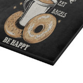 Kaffee trinken Bagels ist glücklich Schneidebrett (Ecke)