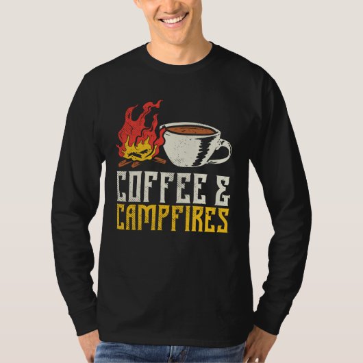 Kaffee und Campfeuer Familienurlaub Camping T-Shirt (Vorderseite)