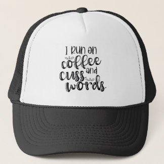 Kaffee und Cuss Worte Truckerkappe