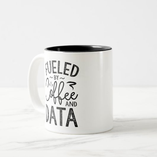 Kaffee und Daten Zweifarbige Tasse (Vorderseite Links)