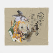 Kaffee und Eichhörnchen - Funny Squirrel Lover Fleecedecke (Vorderseite (Horizontal))