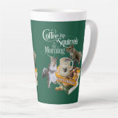 Kaffee und Eichhörnchen - Funny Squirrel Lover Lat Milchtasse (Rechte Ecke)