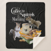 Kaffee und Eichhörnchen - Funny Squirrel Lover She Sherpadecke (Vorderseite)