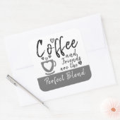 Kaffee und Freunde perfekte Mischung grau Quadratischer Aufkleber (Umschlag)