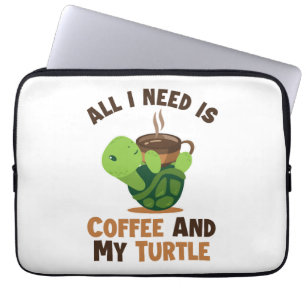 Kaffee und meine Schildkröte, die in Lover Turtle Laptopschutzhülle